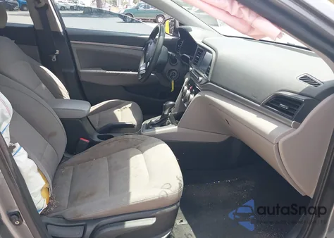 2019 Hyundai Elantra Sel z USA, uszkodzony, nr VIN KMHD84LF0KU738342